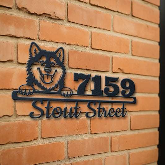 Personalized alaskan malamute address sign with house number and street name in metal - product view 3